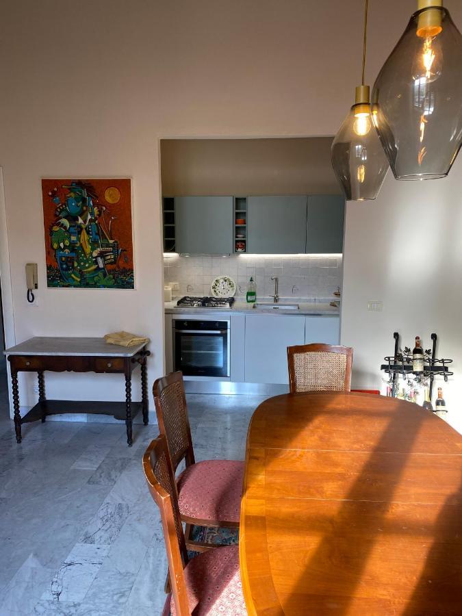 ליבורנו Renovated Apartment With 3 Bedrooms In An Historic Palazzo Between Port And Old Town מראה חיצוני תמונה