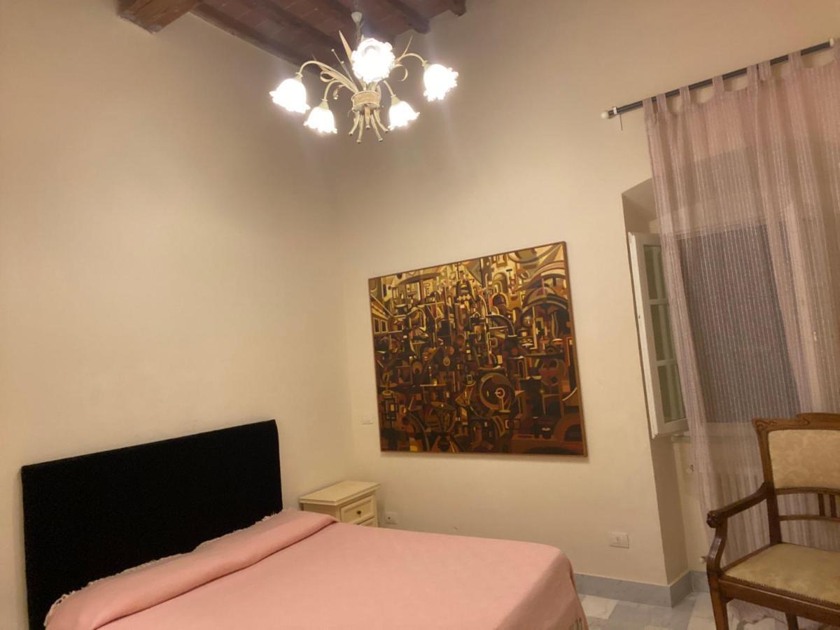 ליבורנו Renovated Apartment With 3 Bedrooms In An Historic Palazzo Between Port And Old Town מראה חיצוני תמונה